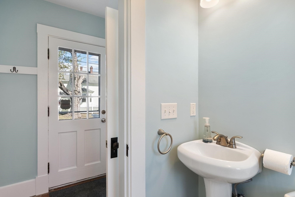 10 Concord Street Maynard, MA 01754 - Photo 11 of 34
