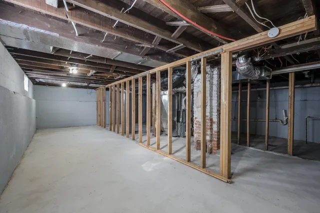 $184,900 | 901 Clarence Street, Kalamazoo, MI 49001