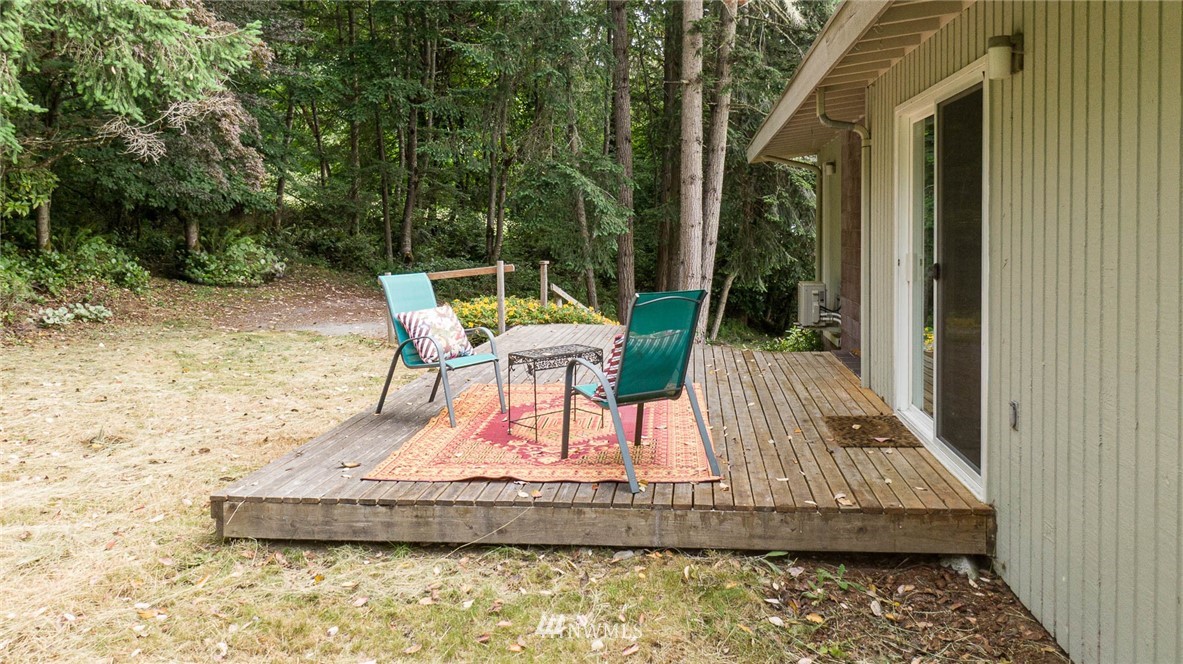 21429 Monument Road Southwest Vashon, WA 98070 - Photo 4 of 37