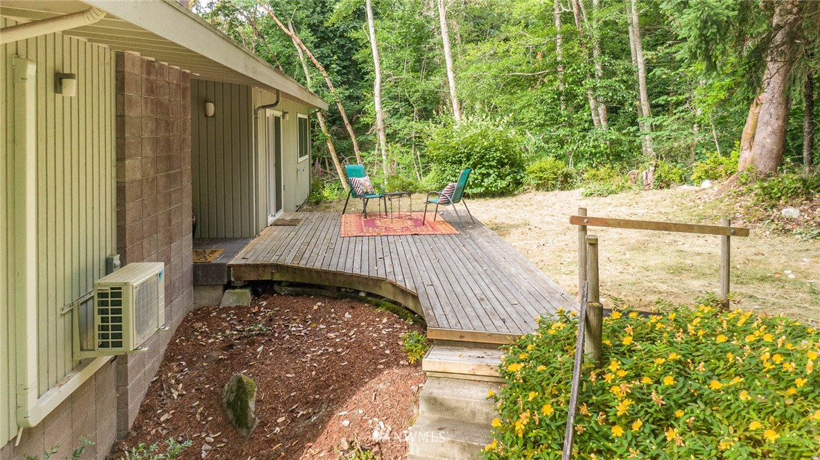 21429 Monument Road Southwest Vashon, WA 98070 - Photo 5 of 37 a view of a backyard with pathway