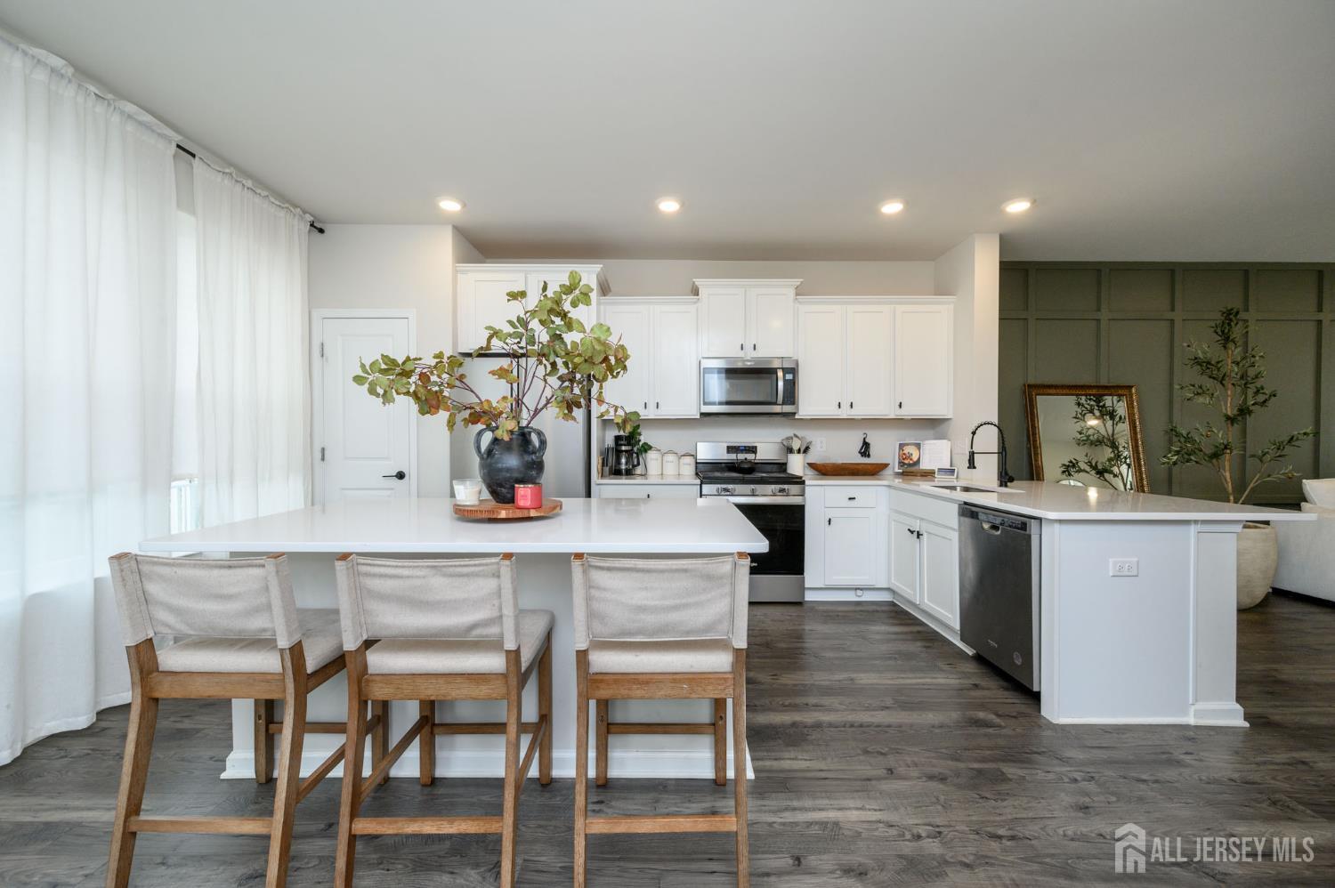 7 Foundry Blvd Mount Mount Holly, NJ 08060 - Photo 13 of 42 a kitchen with a table and chairs in it
