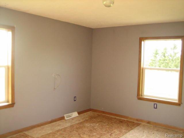5636 Capac Road Capac, MI 48014 - Photo 7 of 13 5636 026.jpg