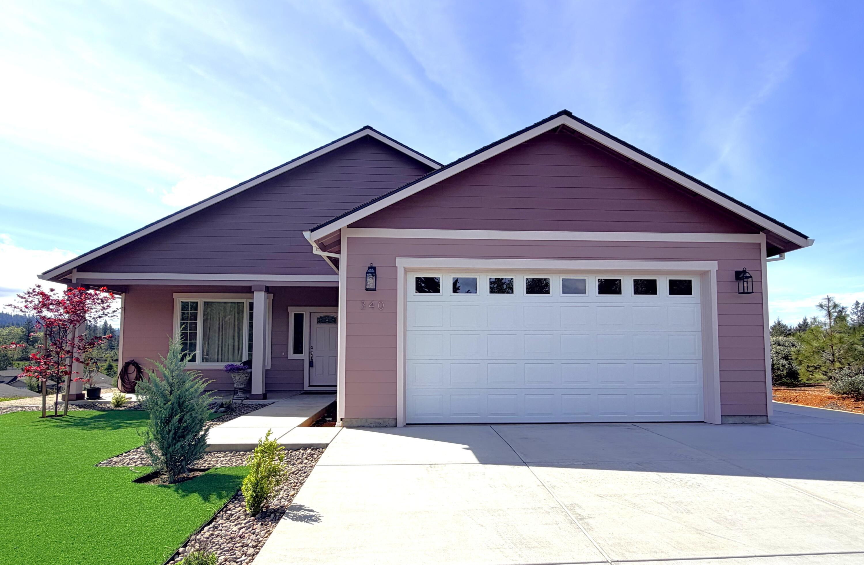 340 Cedar Ridge Drive Cave Junction, OR 97523 - Photo 2 of 37 Exterior 2