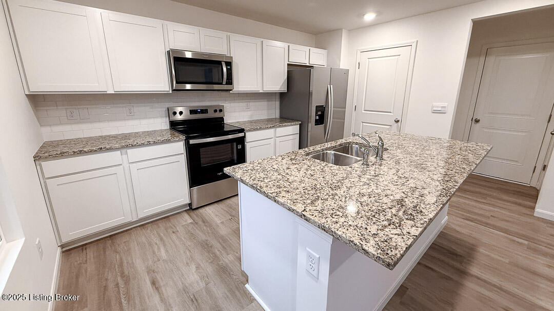 158 Coral Rdg Way Brooks, KY 40109 - Photo 2 of 27 CRS53-02