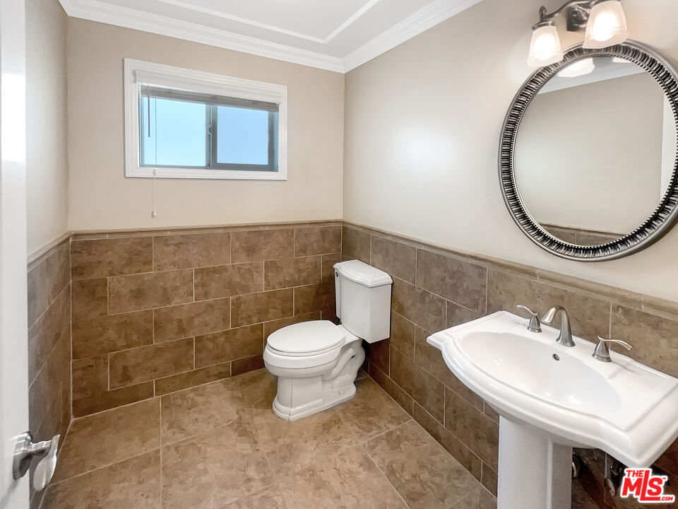 2829 Maple Avenue Fullerton, CA 92835 - Photo 23 of 47