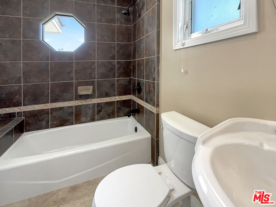 2829 Maple Avenue Fullerton, CA 92835 - Photo 32 of 47