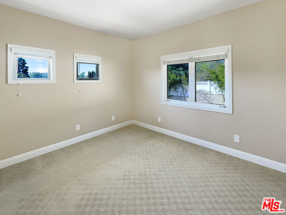 2829 Maple Avenue Fullerton, CA 92835 - Photo 5 of 47