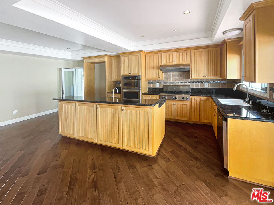 2829 Maple Avenue Fullerton, CA 92835 - Photo 6 of 47