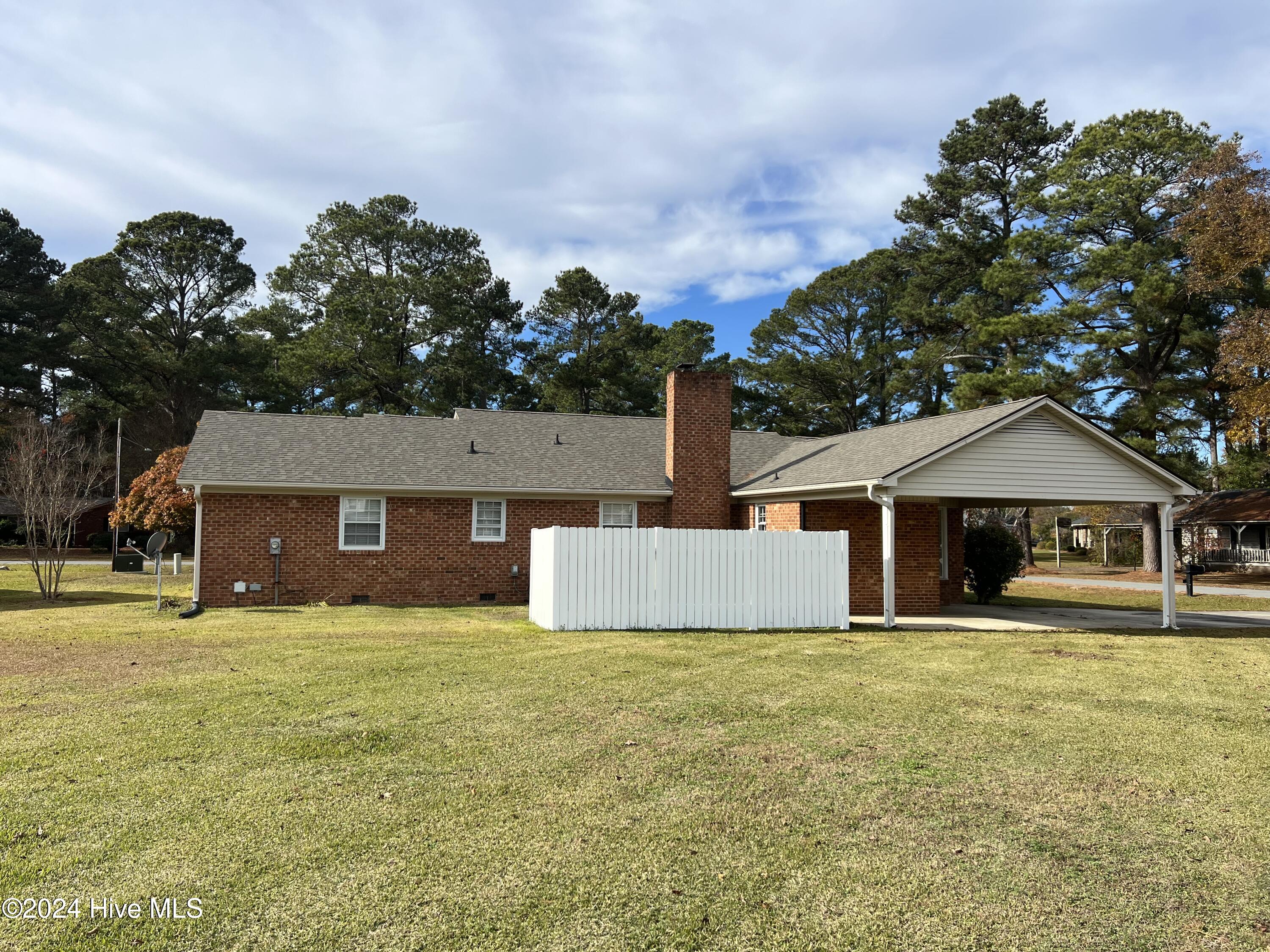 706 Walking Stick Trail Clinton, NC 28328 - Photo 5 of 23 Back