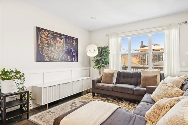 $650,000 | 4744 South Indiana Avenue, Chicago, IL 60615