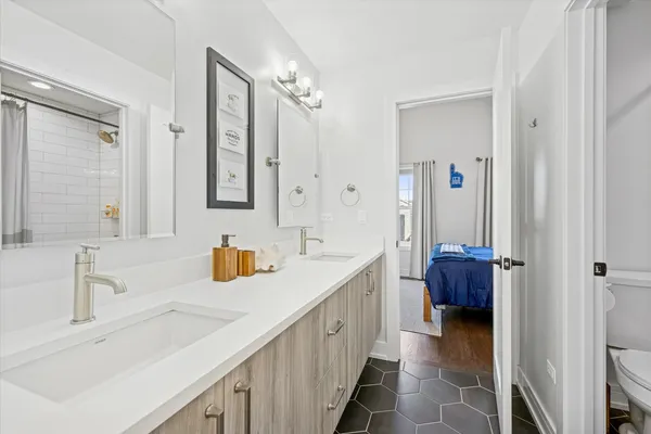 $650,000 | 4744 South Indiana Avenue, Chicago, IL 60615