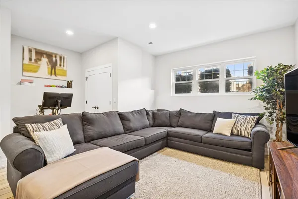 $650,000 | 4744 South Indiana Avenue, Chicago, IL 60615
