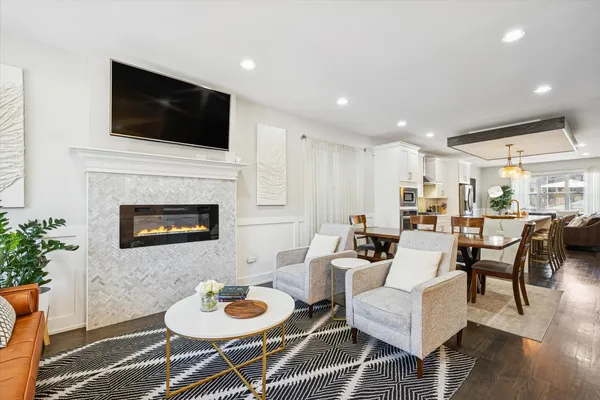 $650,000 | 4744 South Indiana Avenue, Chicago, IL 60615