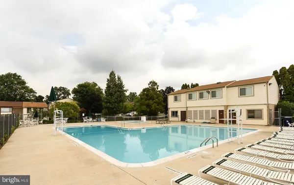 $229,000 | 2360 Sun Valley Circle, Unit 2GH, Silver Spring, MD 20906