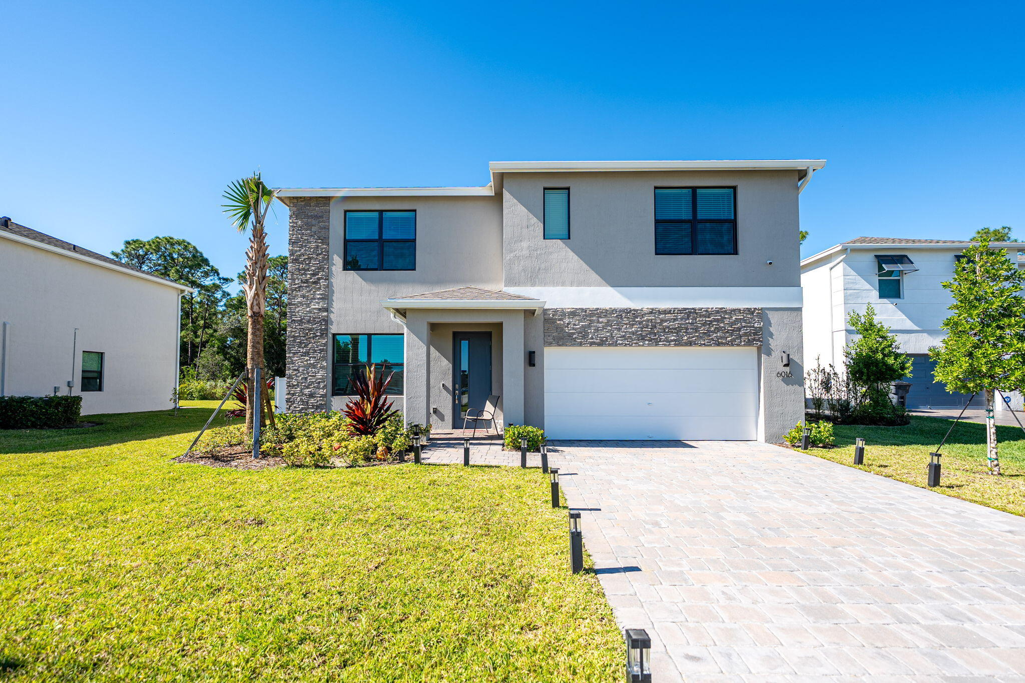6016 Southeast Violet Lane Stuart, FL 34997 - Photo 2 of 33 1000025357