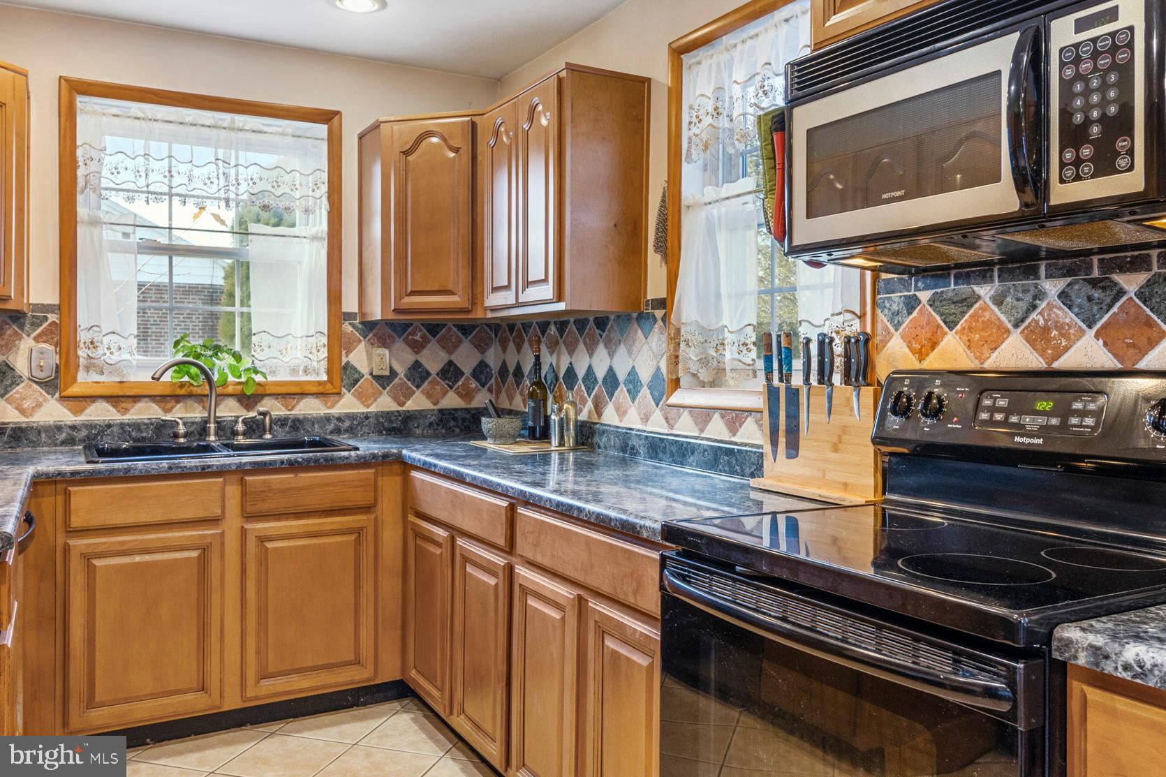 447 Valley View Road Springfield, PA 19064 - Photo 11 of 37