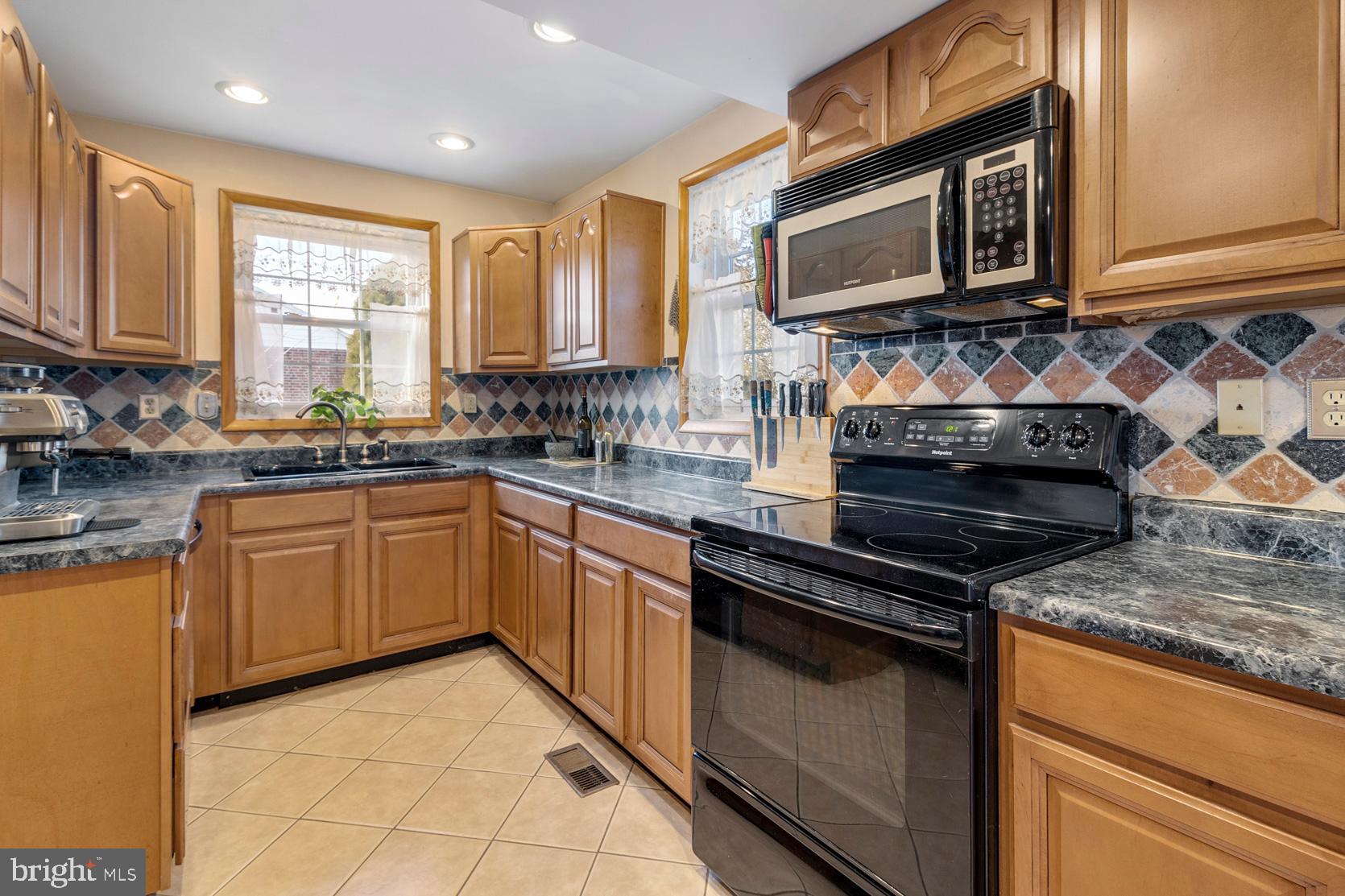 447 Valley View Road Springfield, PA 19064 - Photo 10 of 37