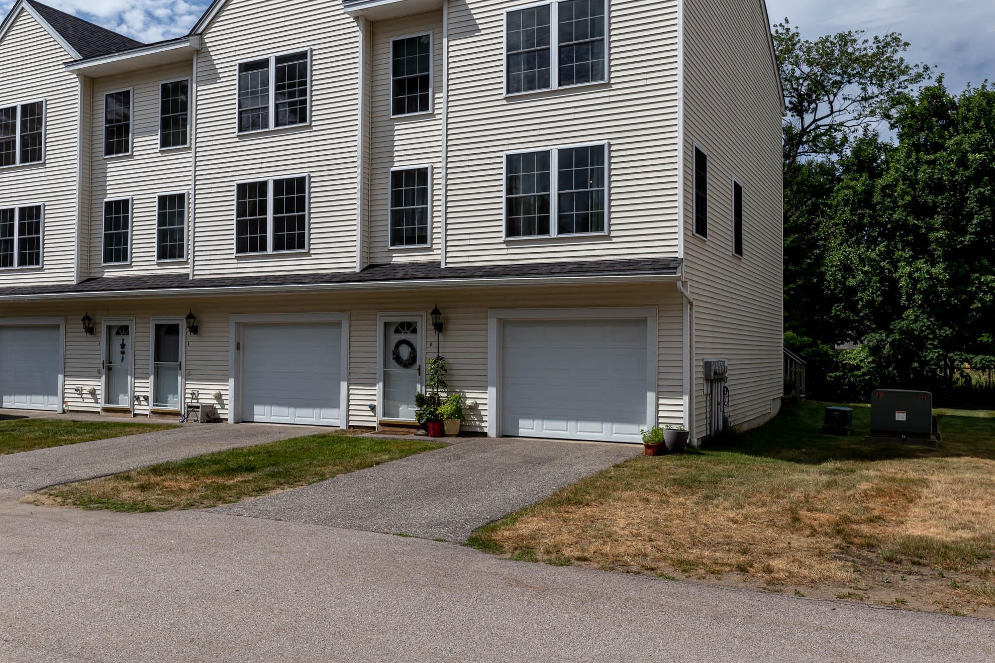 8 Pearson Way Epping, NH 03042 - Photo 1 of 25