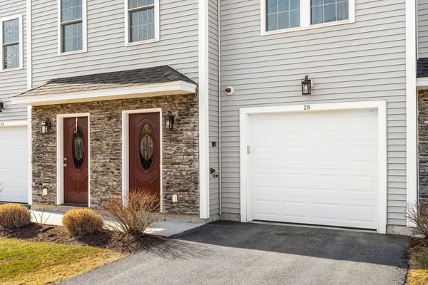 $549,900 | 2 Heron Way, Unit B, Salisbury, MA 01952