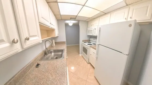 $1,555 | 1131 Southeast 4th Street, Unit 1070, Boynton Beach, FL 33435