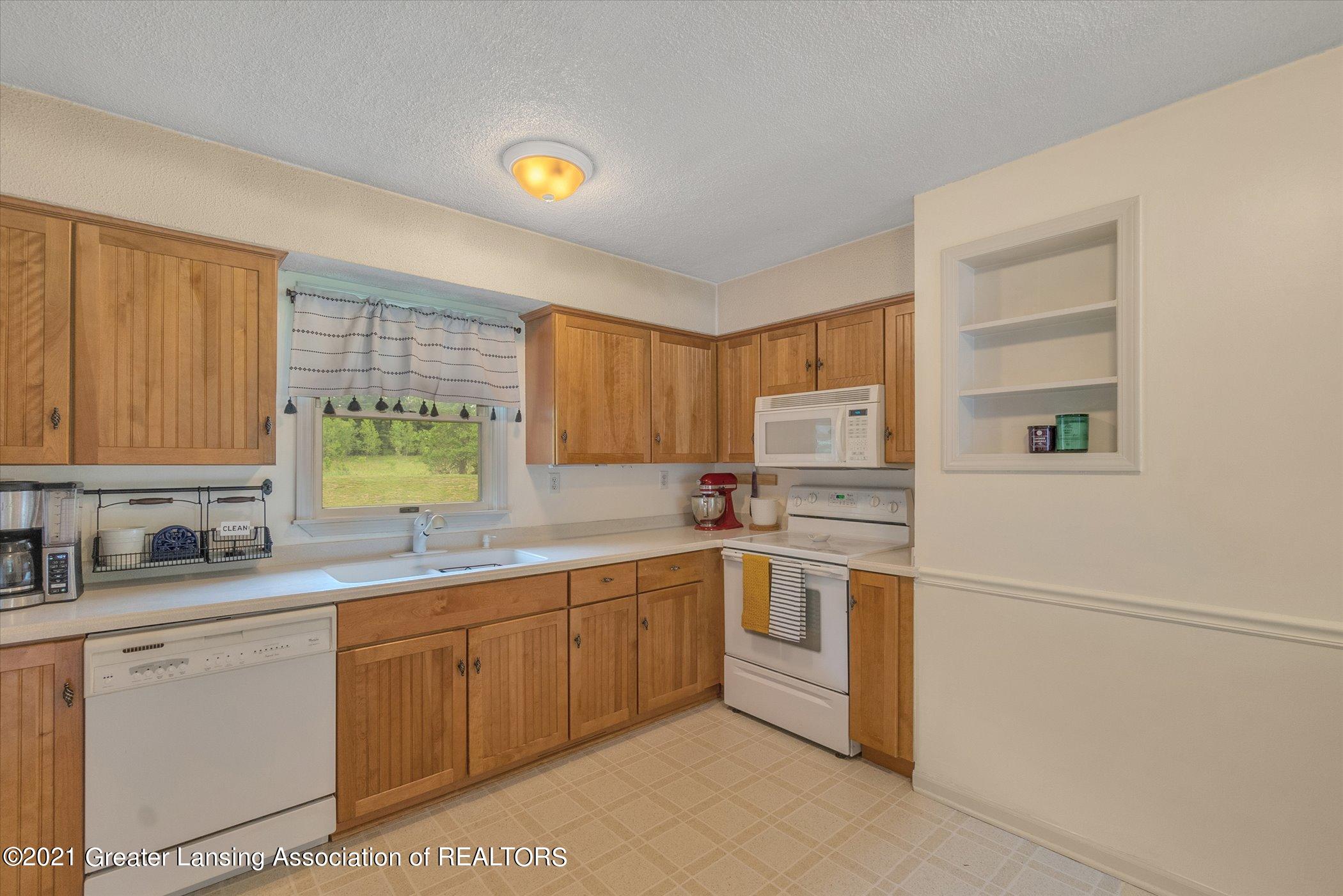 473 Haslett Road Haslett, MI 48840 - Photo 11 of 38 11-473 Haslett Rd-Windowstill Real Estat