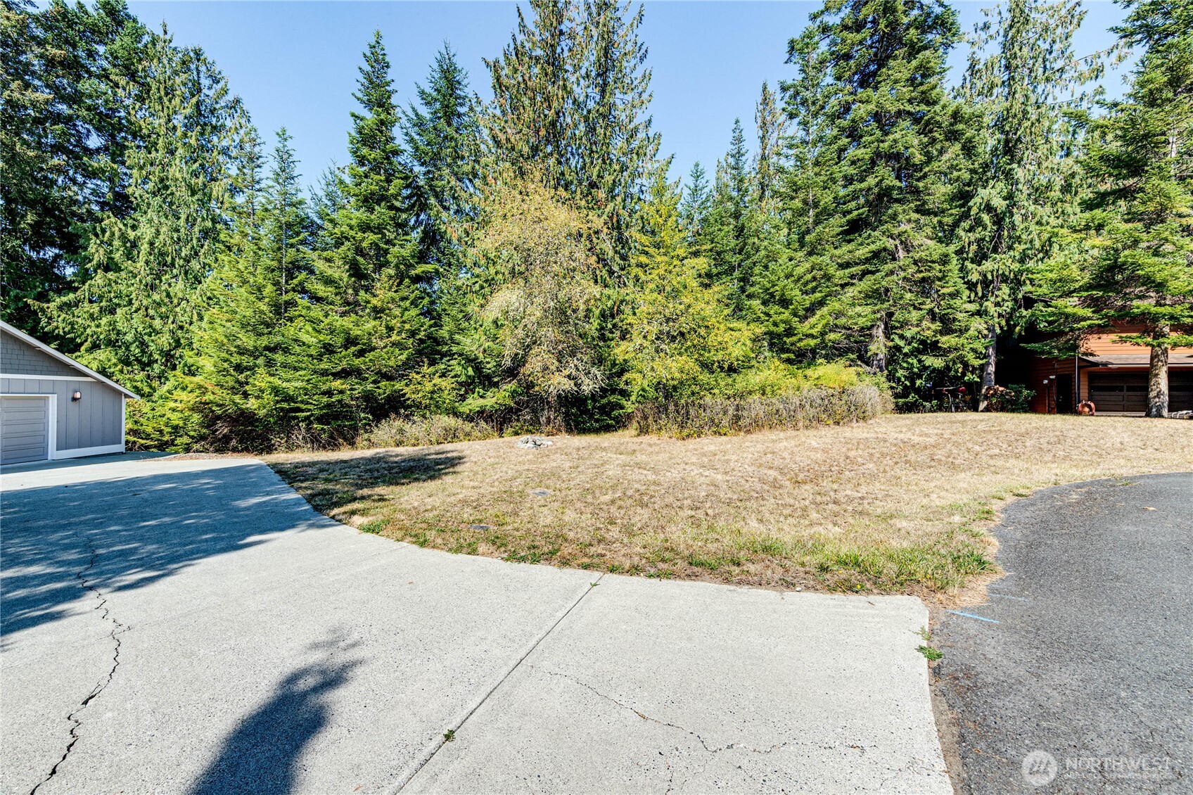 109 Vancouver Place Sequim, WA 98382 - Photo 35 of 40 a view of a yard