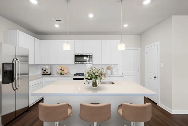 $320,990 | 1907 Stargazer Lane, Angleton, TX 77515