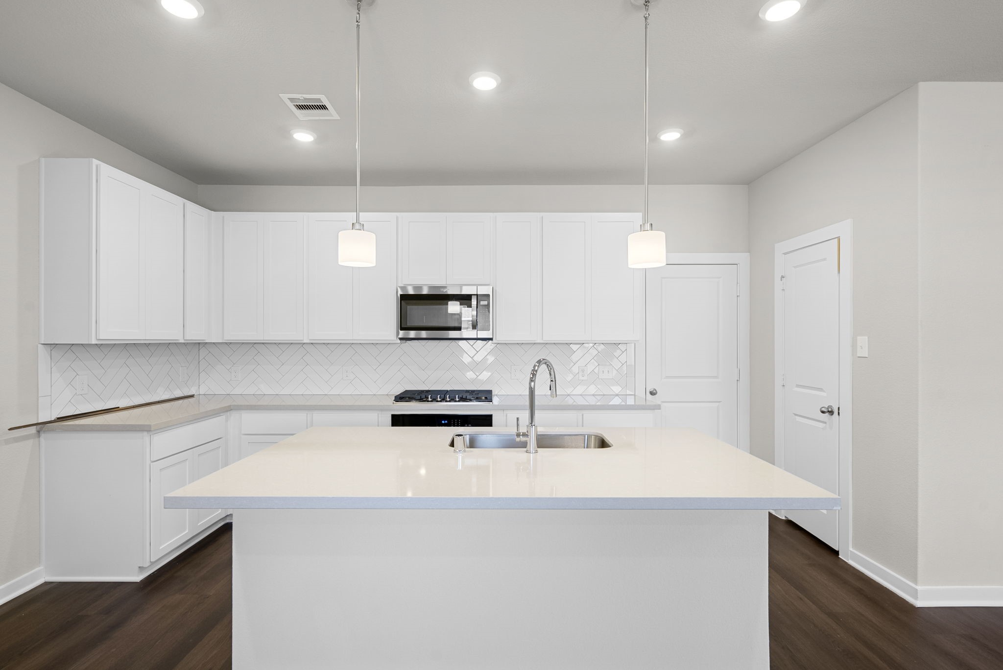 1907 Stargazer Lane Angleton, TX 77515 - Photo 3 of 36