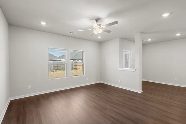 $320,990 | 1907 Stargazer Lane, Angleton, TX 77515