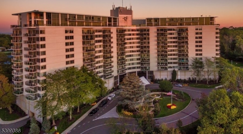 1 Claridge Drive, Unit 428 Verona, NJ 07044 - Photo 2 of 17