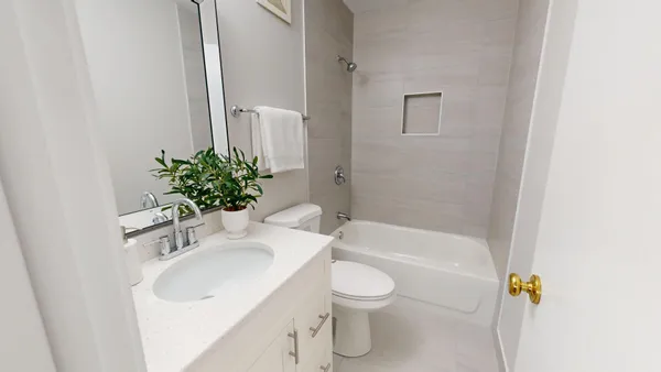 $2,600 | 773 Peninsula Court, Ann Arbor, MI 48105