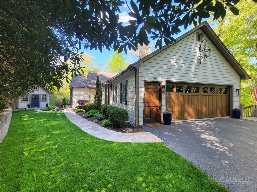 129 Valley View Road Blowing Rock, NC 28605 - Photo 2 of 44