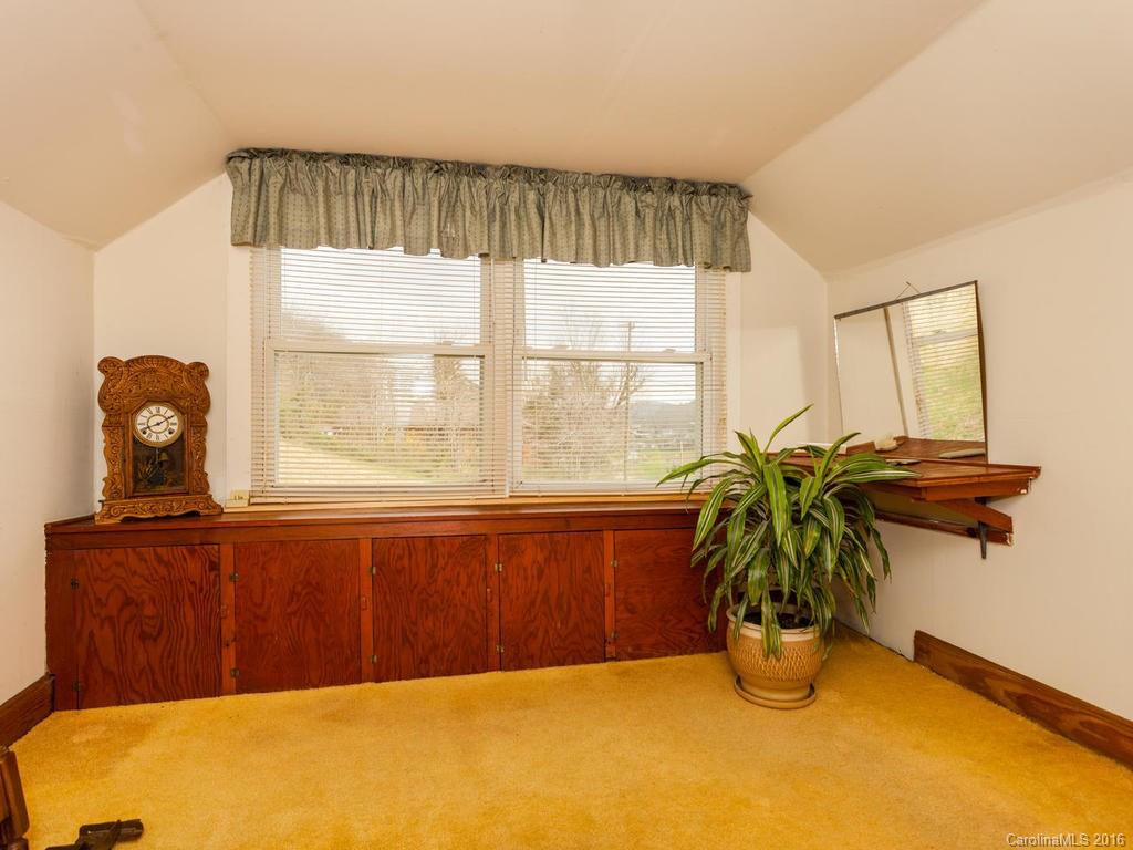 90 Beaverdam Loop Candler, NC 28715 - Photo 14 of 23 Gallery Image 14