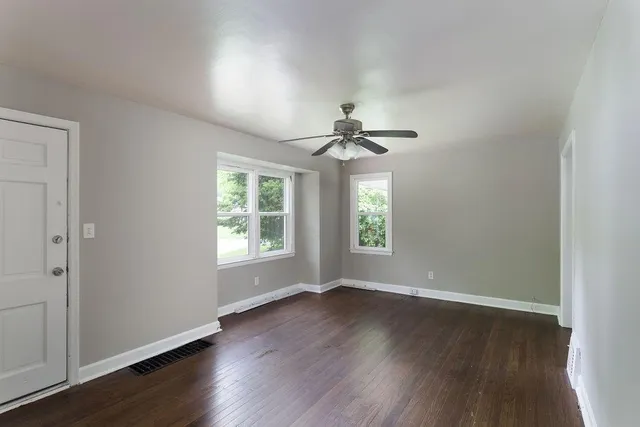 $209,950 | 10 East Pocahontas Lane, Kansas City, MO 64114