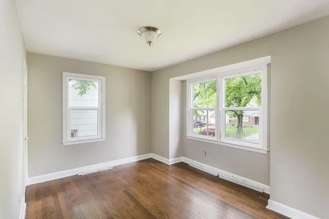 $209,950 | 10 East Pocahontas Lane, Kansas City, MO 64114