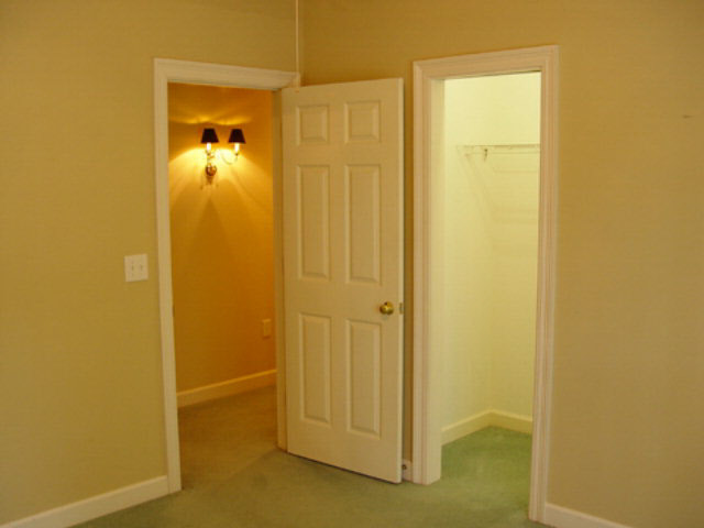 6 Greenbrier Lane Fairhope, AL 36532 - Photo 31 of 40 Upper room shelves
