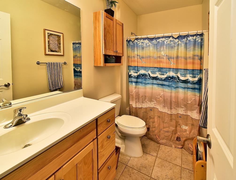 4669 Barnes Road Traverse City, MI 49684 - Photo 15 of 20 1897600-14.JPG