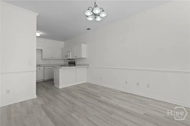 $1,975 | 400 Tibet Avenue, Unit 39, Savannah, GA 31406