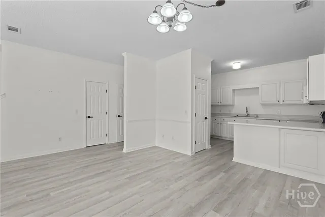 $1,975 | 400 Tibet Avenue, Unit 39, Savannah, GA 31406