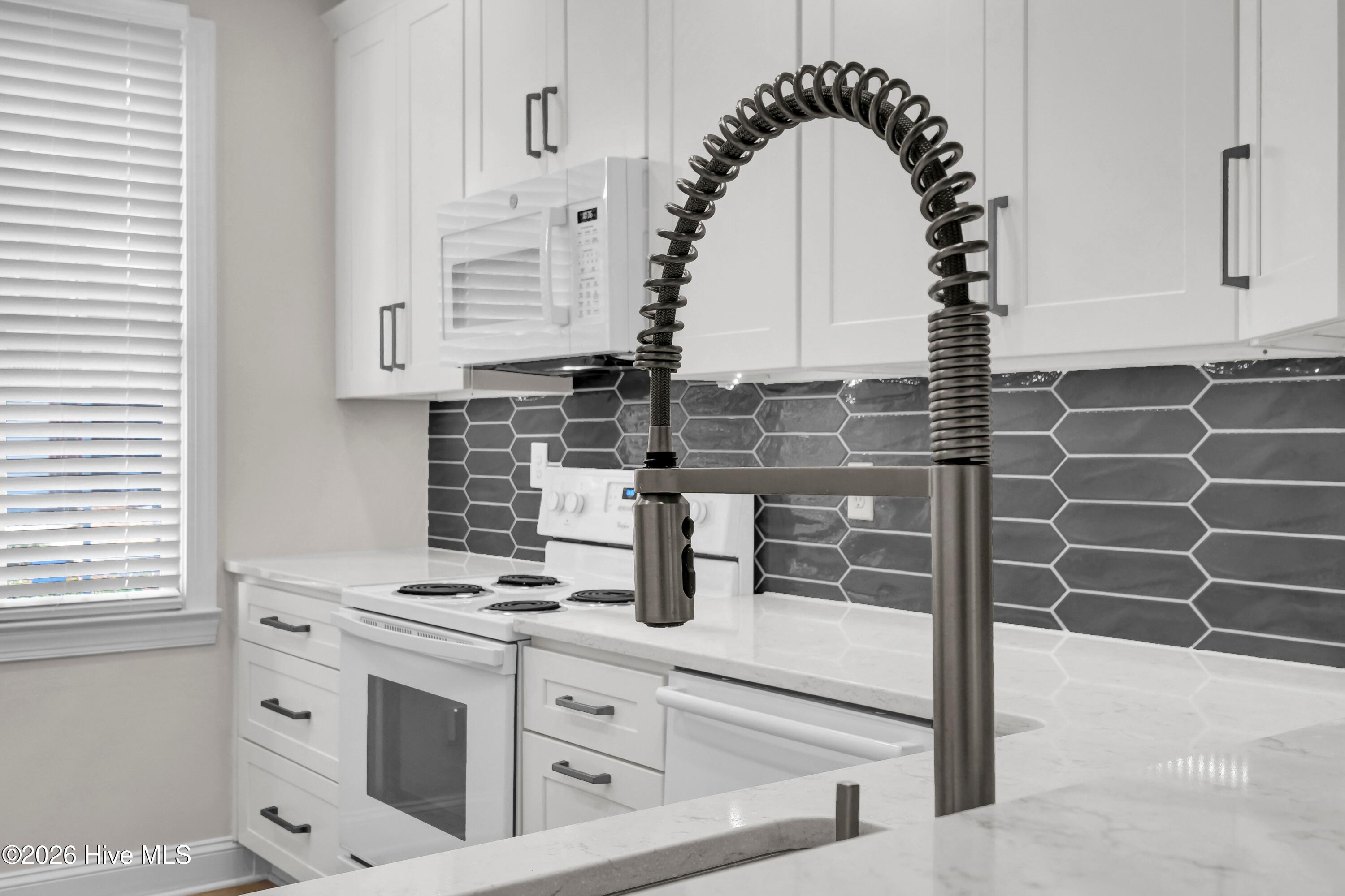 233 Racine Drive, Unit 59 Wilmington, NC 28403 - Photo 5 of 38 007_p3099189_653