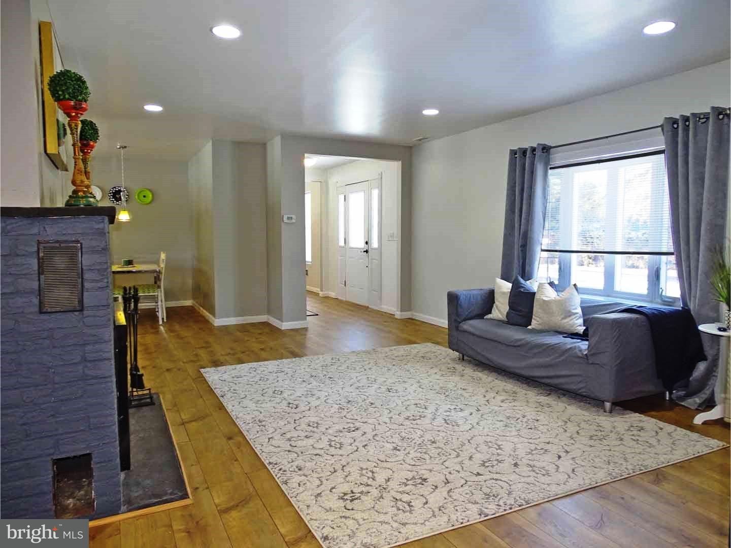 1001 Davis Grove Road Horsham, PA 19044 - Photo 3 of 25 Living Room