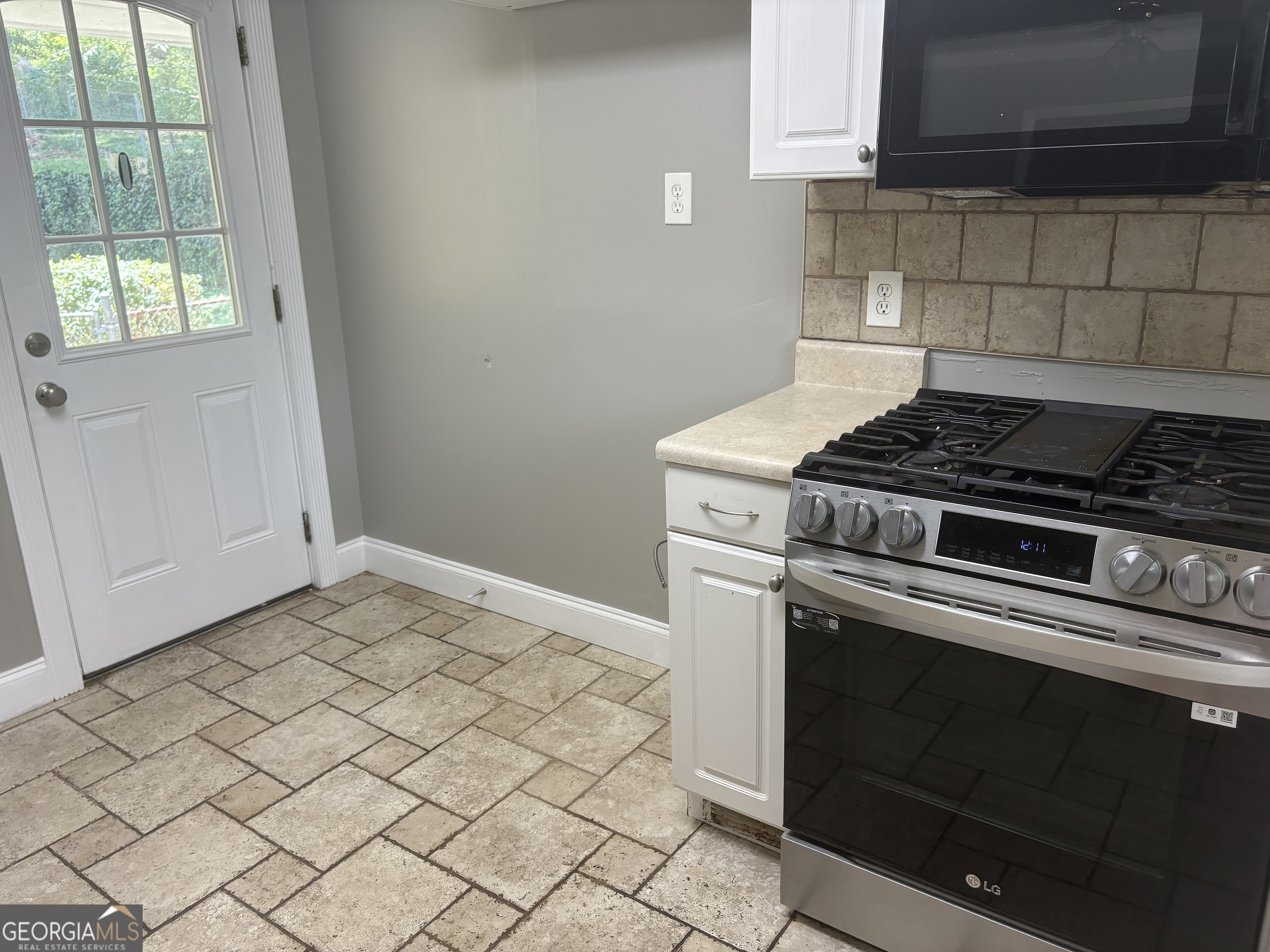 2829 Maple Road Southeast Rome, GA 30161 - Photo 3 of 25