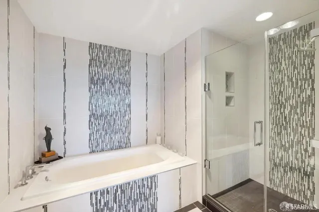 $6,850 | 1388 Gough Street, Unit 1201, San Francisco, CA 94109