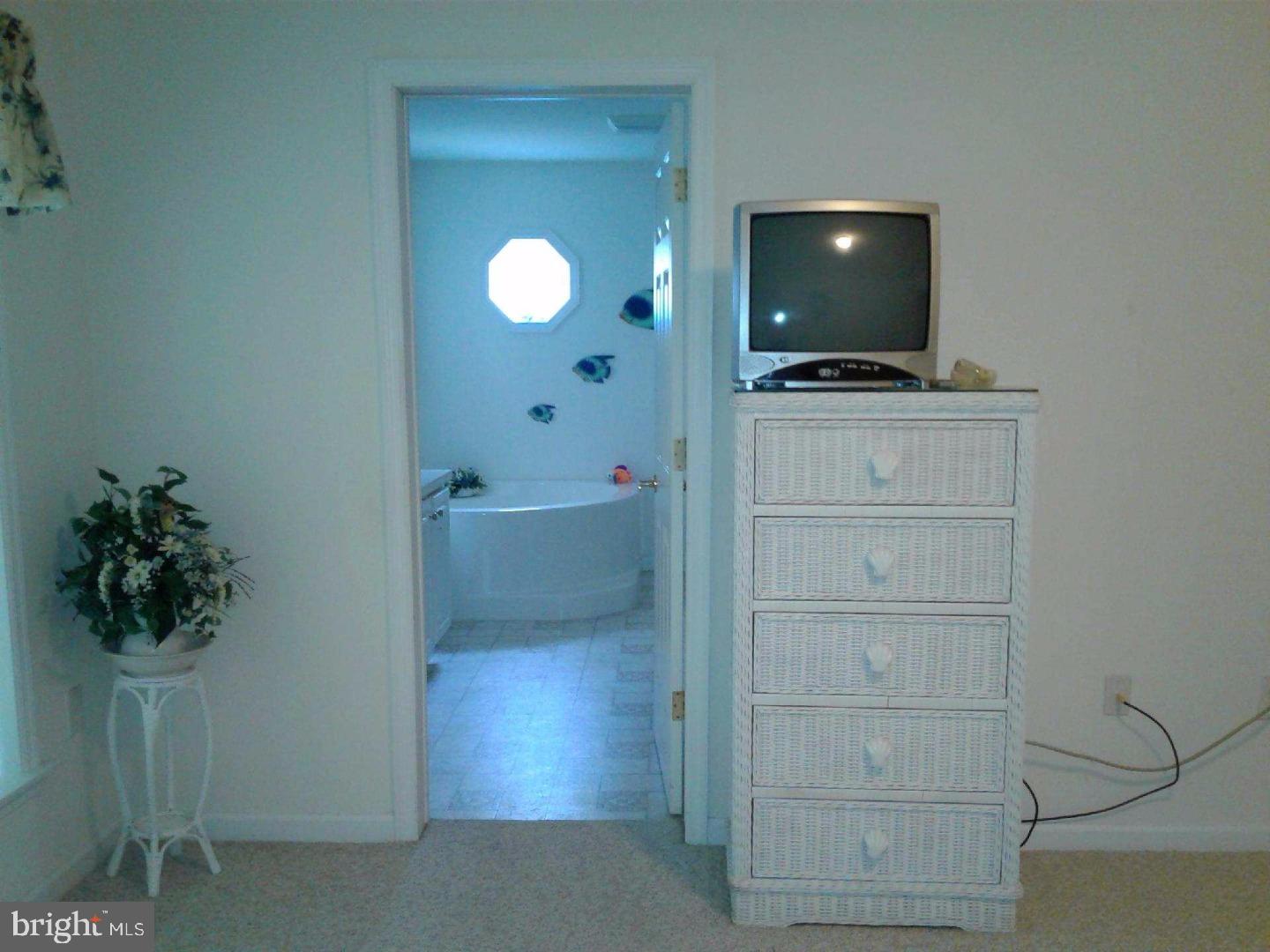 11 Highlands Road Manahawkin, NJ 08050 - Photo 14 of 18 Bathroom