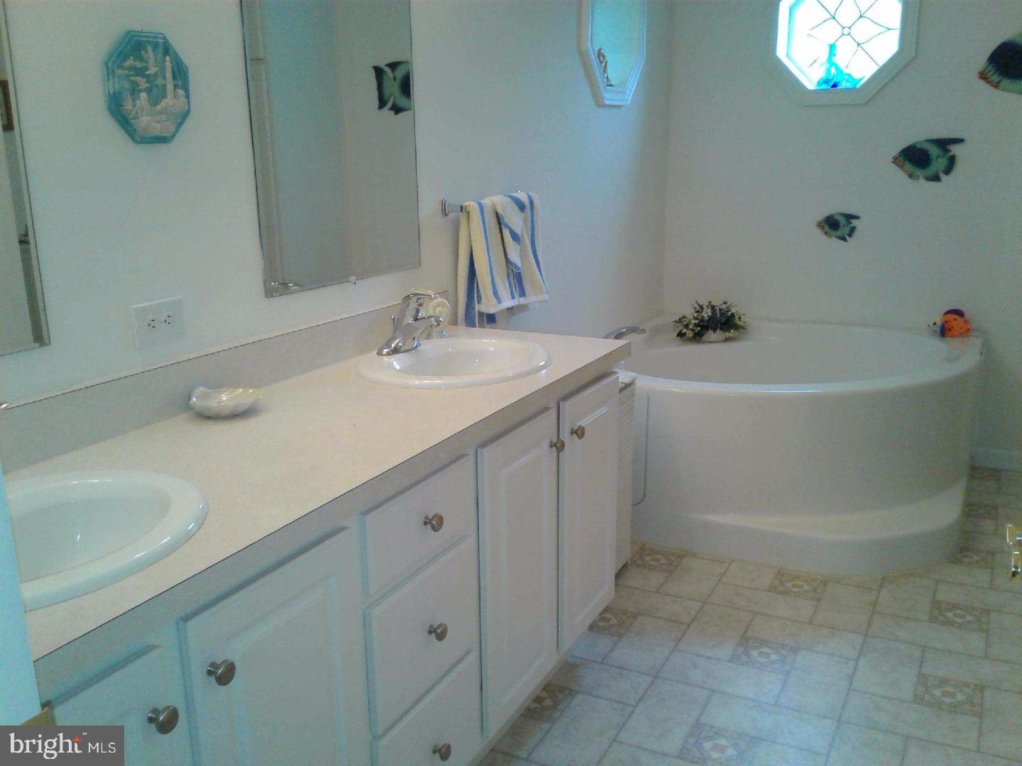 11 Highlands Road Manahawkin, NJ 08050 - Photo 15 of 18 Master Bathroom