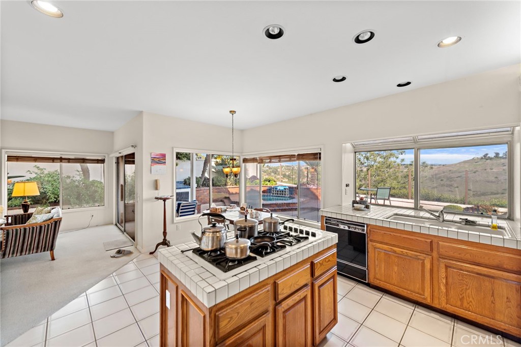 4 Charmony Laguna Niguel, CA 92677 - Photo 19 of 35 Kitchen and Breakfast Nook