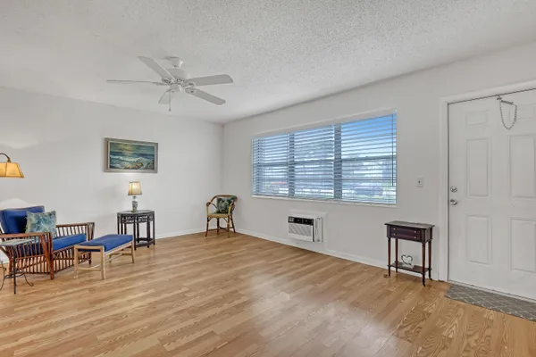 $1,325 | 171 Norwich H, Unit 171, West Palm Beach, FL 33417