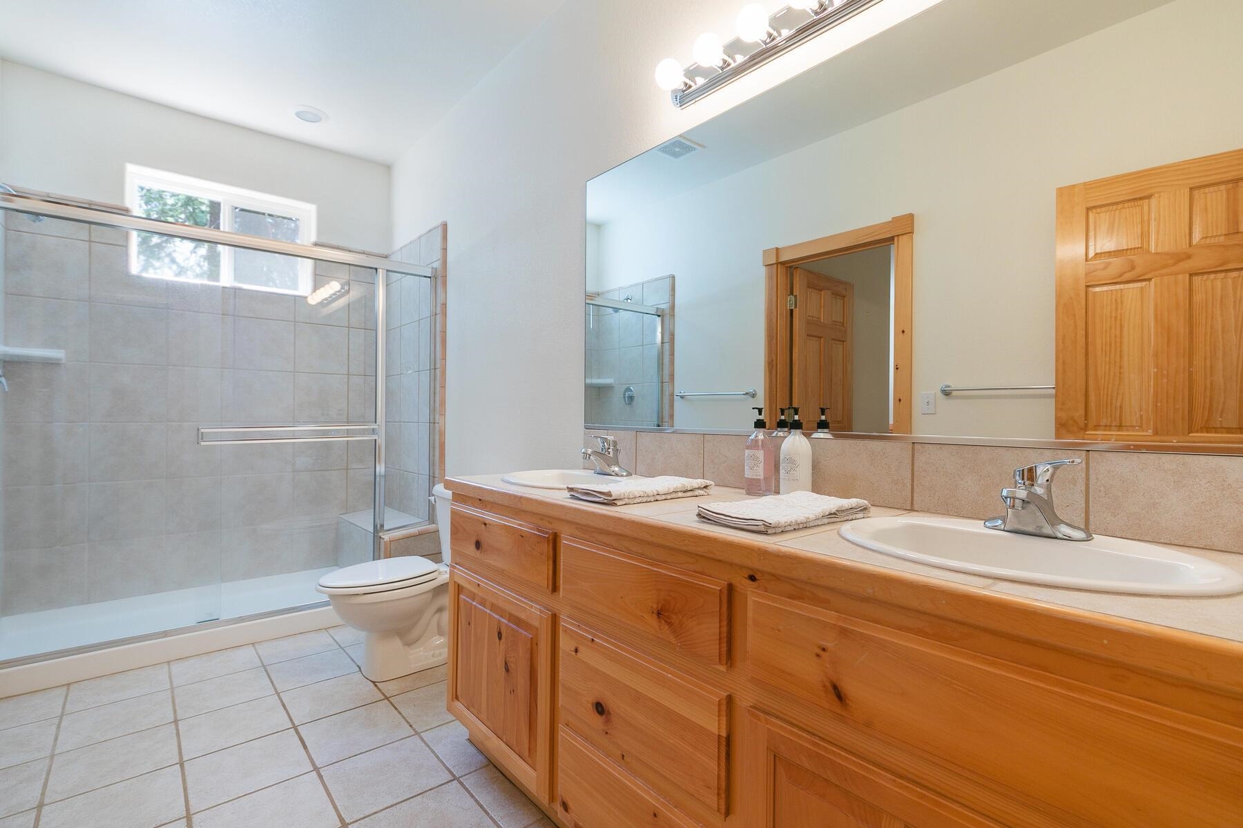 14118 Tyrol Road Truckee, CA 96161 - Photo 7 of 21 Gallery Image 7