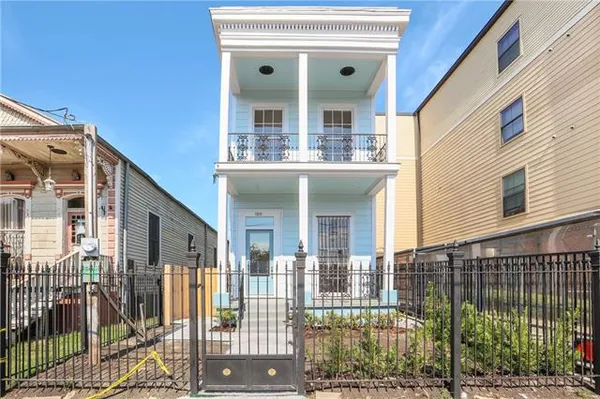 $2,200 | 1809 Carondelet Street, New Orleans, LA 70130