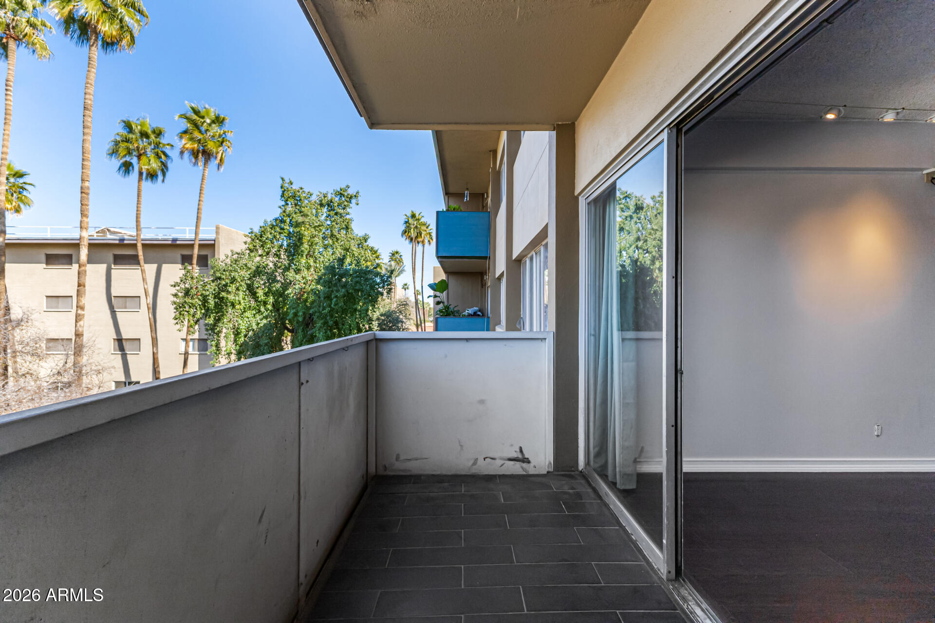 349 East Thomas Road, Unit E407 Phoenix, AZ 85012 - Photo 26 of 34 26-Thomas